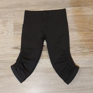 🍋 Lululemon Cinched Shorts Size 4